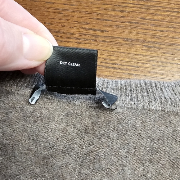 C by Bloomindale's 2 Ply 100% Cashmere Sweater Medium - Picture 4 of 9